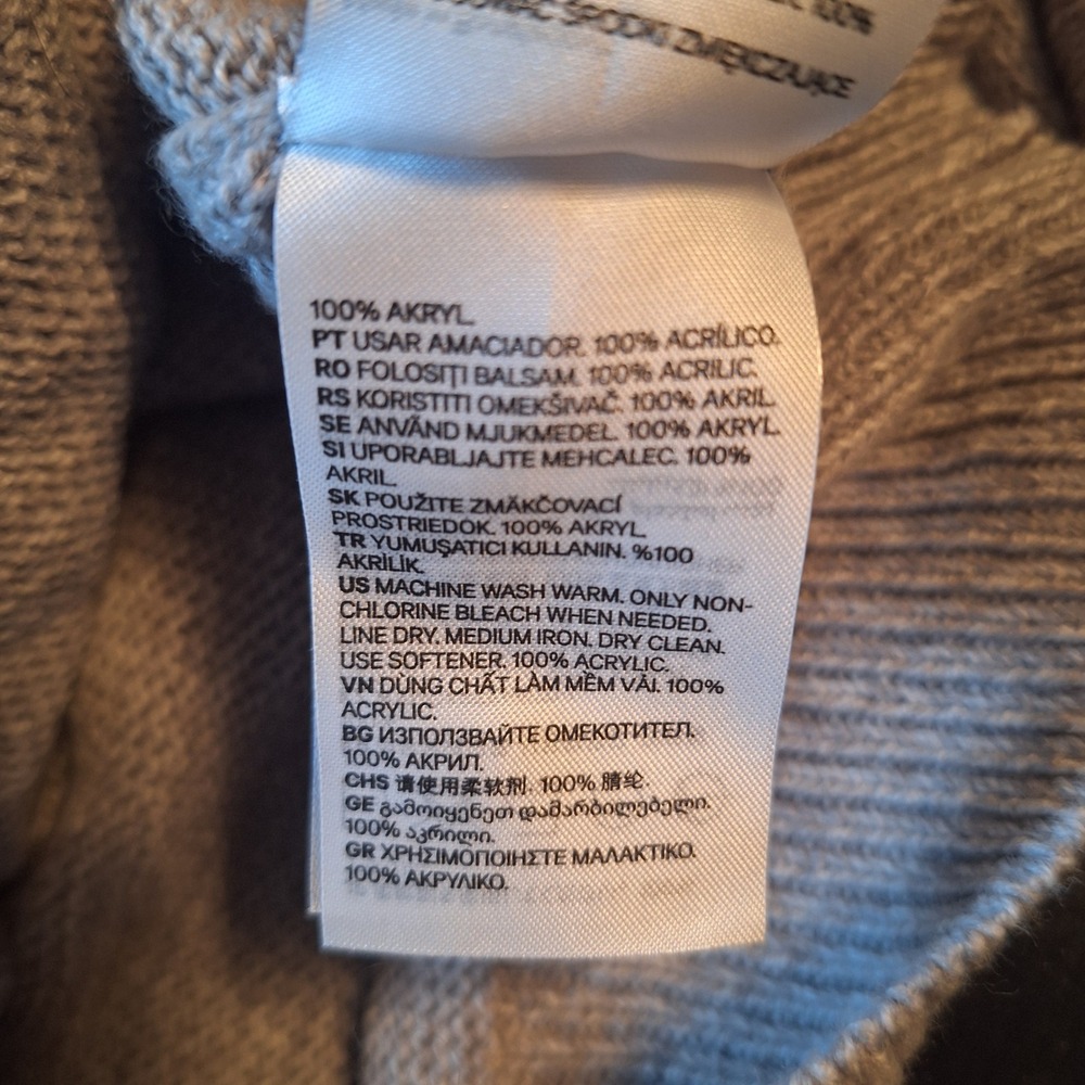 H&M Divided Gray Mock Neck Cropped Knit Sweater Size Medium - Picture 4 of 4